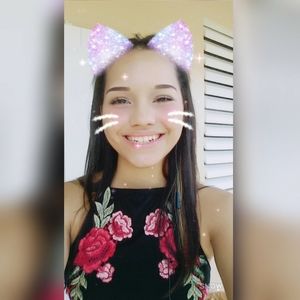 Meet your Posher, Nayelie